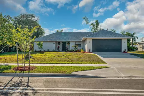 1926 SE Floresta Dr, Port Saint Lucie, FL 34983