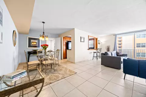 137 Golden Isles Dr #501, Hallandale Beach, FL 33009