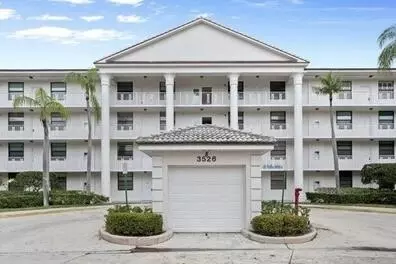 3526 Whitehall Dr #106, West Palm Beach, FL 33401