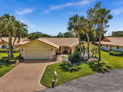 6979 Villas Dr W, Boca Raton, FL 33433