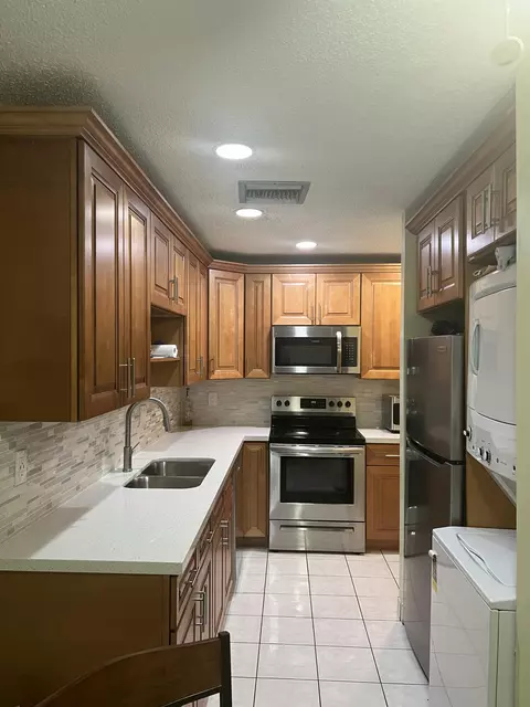 1835 NW 18th St #104, Delray Beach, FL 33445