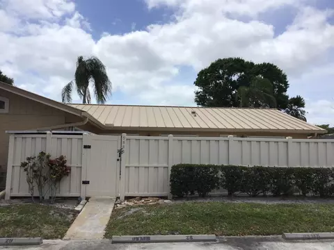 5886 Golden Eagle Cir, Palm Beach Gardens, FL 33418