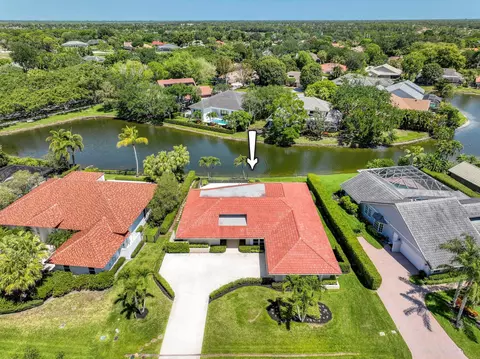 32 Glencairn Rd, Palm Beach Gardens, FL 33418
