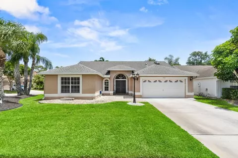 13029 Meadowbreeze Dr, Wellington, FL 33414
