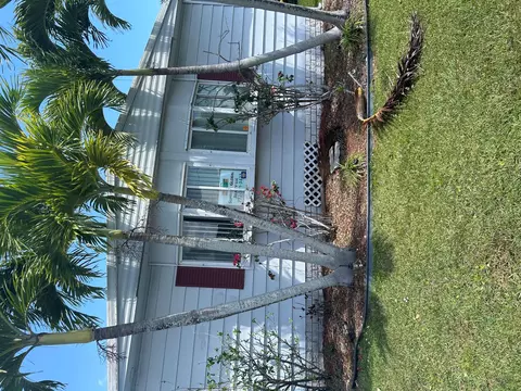 37 Camino Del Rio, Port Saint Lucie, FL 34952