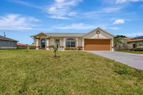 5489 NW Evanston Ave, Port Saint Lucie, FL 34983