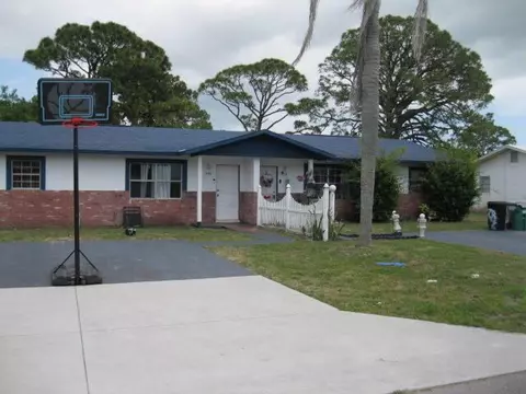27362742 Seneca Ave, Fort Pierce, FL 34946