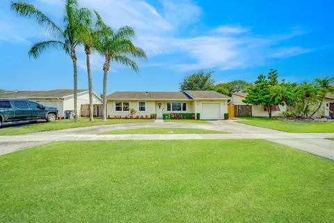 9500 Affirmed Ln, Boca Raton, FL 33496