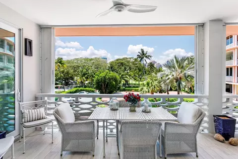 315 S Lake Dr #3F, Palm Beach, FL 33480