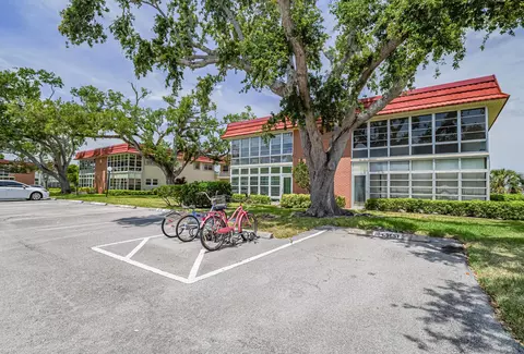 18 Vista Palm Ln #102, Vero Beach, FL 32962