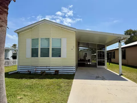 33 SE Flamenco Way, Port Saint Lucie, FL 34952