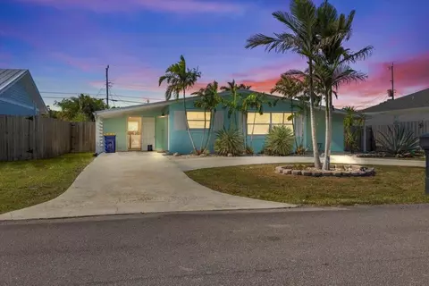 2267 SE Monroe, Stuart, FL 34997