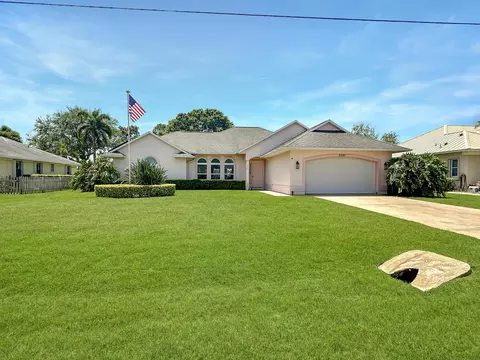 5207 Indian Bend Ln, Fort Pierce, FL 34951