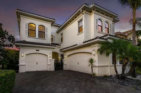 16202 Cabernet Dr, Delray Beach, FL 33446
