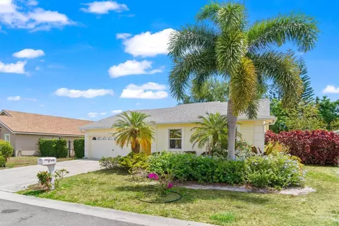 1405 Fairway Cir, Greenacres, FL 33413