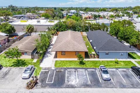 279 SW 1st St #1-4, Deerfield Beach, FL 33441