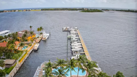 132 Harbors Way, Boynton Beach, FL 33435