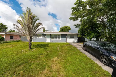 2051 NE 1st Ave, Pompano Beach, FL 33060