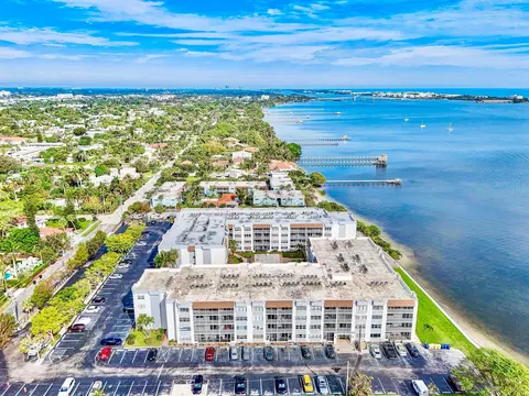 1516 S Lakeside Dr # 312, Lake Worth Beach, FL 33460