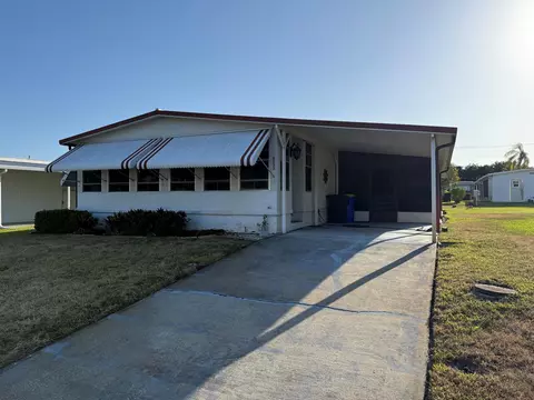 8053 SE Patriot Ave, Hobe Sound, FL 33455