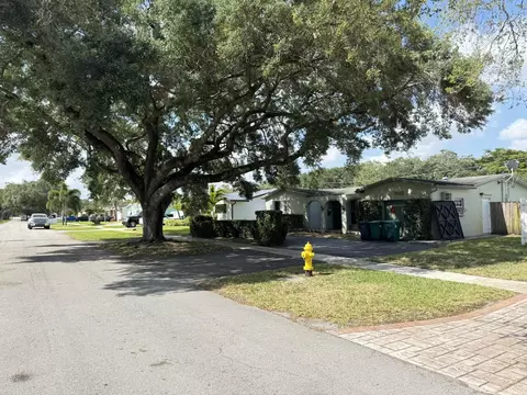 5013 SW 88th Ter, Cooper City, FL 33328