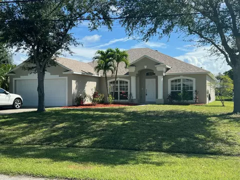 518 SE Nome Dr, Port Saint Lucie, FL 34984
