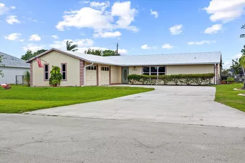 286 NE Granduer Ave, Port Saint Lucie, FL 34983