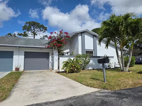 6126 Elsinore Cir, Greenacres, FL 33463