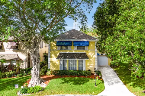 27 SW 5th Way, Boca Raton, FL 33432