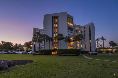 6372 La Costa #302, Boca Raton, FL 33433