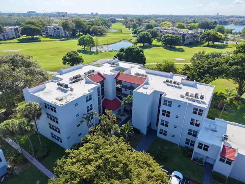 9421 Evergreen Pl #404, Davie, FL 33324