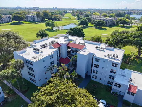 9421 Evergreen #404, Davie, FL 33324