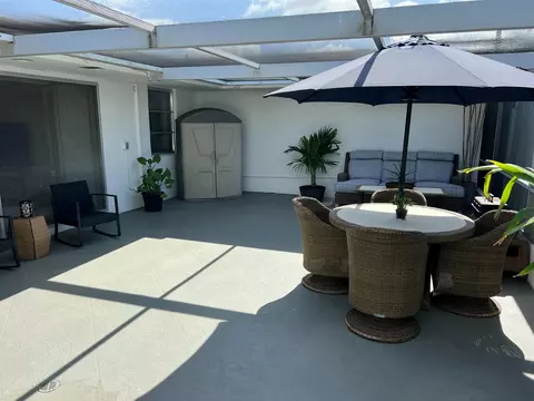95 East Ct, Royal Palm Beach, FL 33411