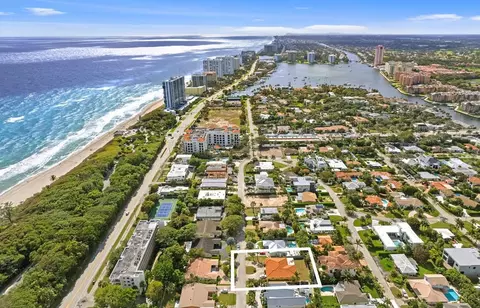 237 NE Wavecrest Way, Boca Raton, FL 33432