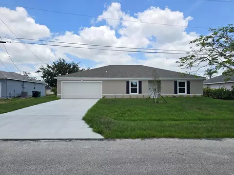 525 SW Feldman Ave, Port Saint Lucie, FL 34953