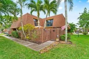 825 Center St #13B, Jupiter, FL 33458