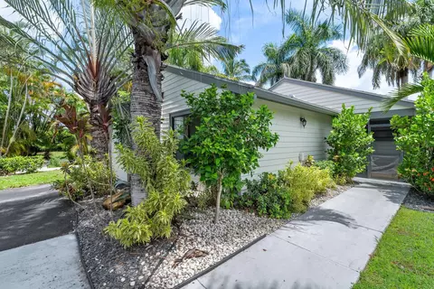 2533 Bedford Mews Dr, Wellington, FL 33414