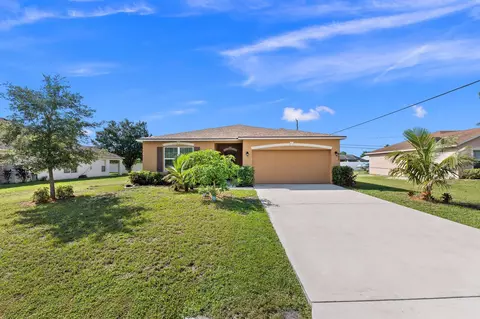 950 SW Longfellow Rd, Port Saint Lucie, FL 34953