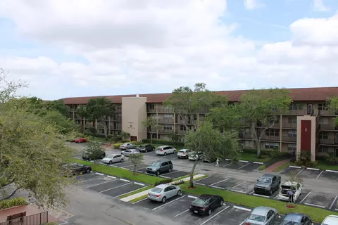 850 SW 133rd #404B, Pembroke Pines, FL 33023
