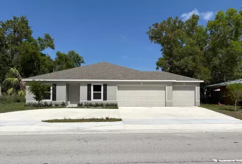 256 NE St James Dr, Fort Pierce, FL 34982