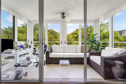 4015 W Palm Aire #403, Pompano Beach, FL 33069