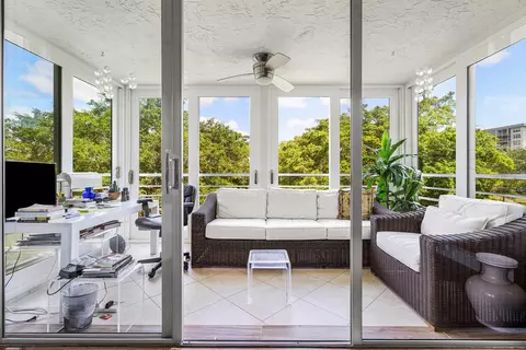 4015 W Palm Aire Dr #403, Pompano Beach, FL 33069