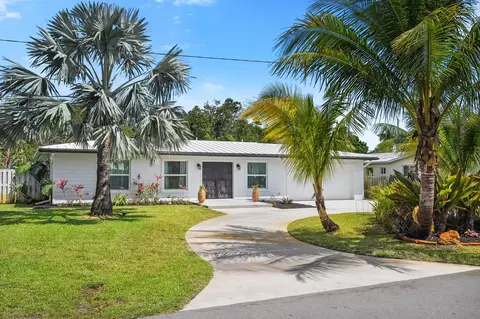 313 SE Flamingo Ave, Stuart, FL 34996