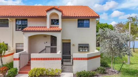 1001 Republic Ct, Deerfield Beach, FL 33442
