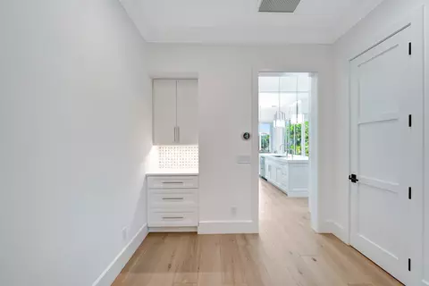 Entry Way - 201 Shores Dr, Vero Beach, FL 32963 photo 1 of 1