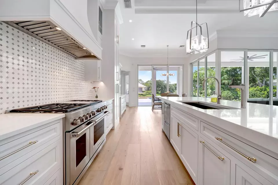 Kitchen - 201 Shores Dr, Vero Beach, FL 32963 photo 3 of 3