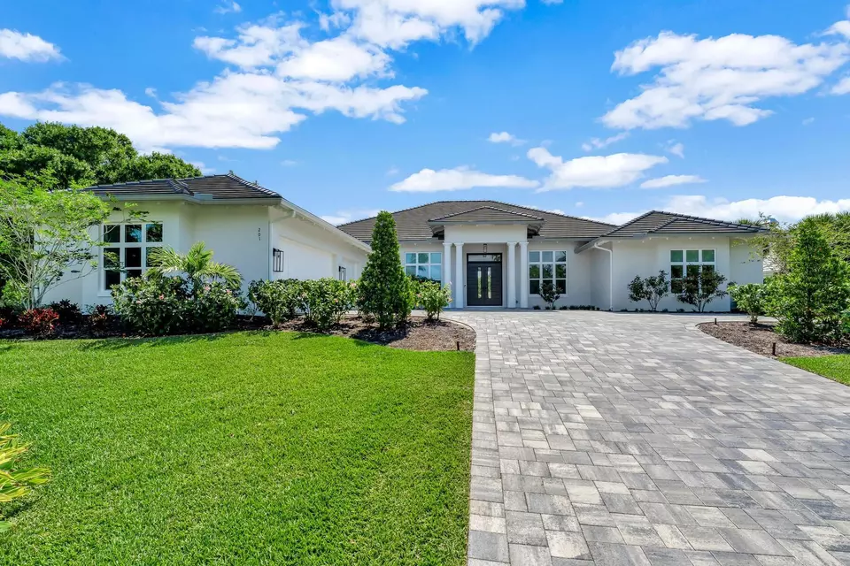 Exterior - 201 Shores Dr, Vero Beach, FL 32963 photo 7 of 7