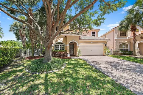 4474 Thornwood Cir, Palm Beach Gardens, FL 33418