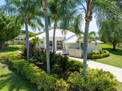 2102 SE Bryson Ave, Port Saint Lucie, FL 34952