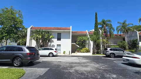 1823 Embassy Dr #101, West Palm Beach, FL 33401
